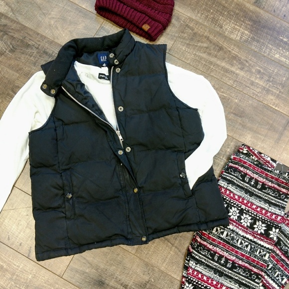 GAP Jackets & Blazers - Black puffy vest